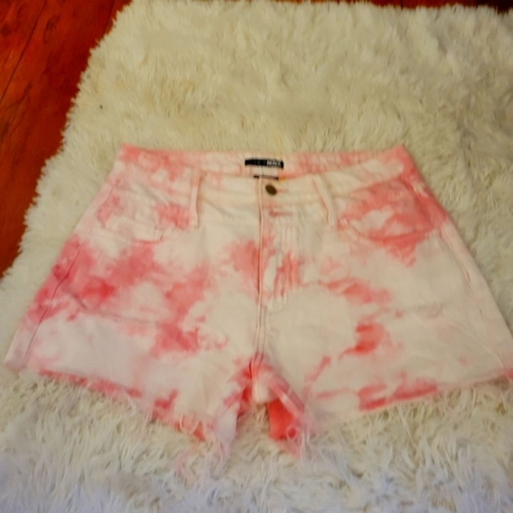 🌞🌞🌞Ladies shorts in a pink tie dye effect
